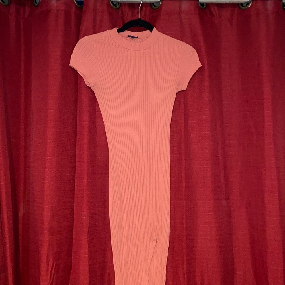 Small fitted pink dress